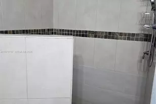 6240 NW 114th St, Hialeah, FL 33012 - Photo 14