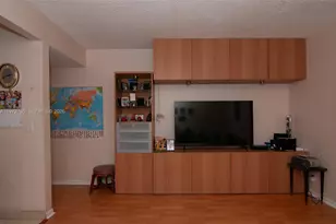 1351 SW 125th Ave, Pembroke Pines, FL 33027 - Photo 12