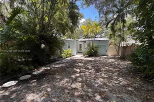 330 NE 86th St, El Portal, FL 33138 - Photo 14