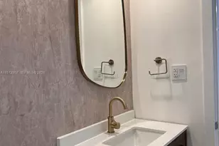 2430 NE 135th St, North Miami, FL 33181 - Photo 20