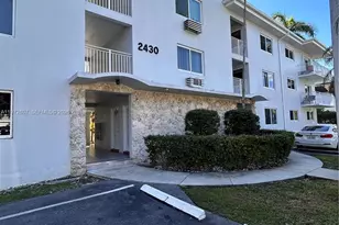 2430 NE 135th St, North Miami, FL 33181 - Photo 24