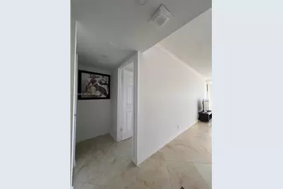 [Address not provided], Hallandale Beach, FL 33009 - Photo 12