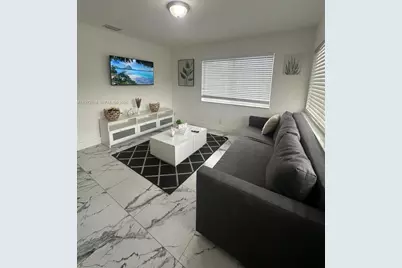 104 NW 9th St #3, Hallandale Beach, FL 33009 - Photo 4