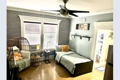 124 Mendoza Ave #2A, Coral Gables, FL 33134 - Photo 2