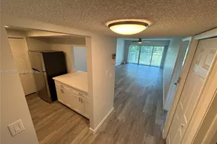 120 Lakeview Dr, Weston, FL 33326 - Photo 6