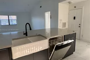 7690 Tahiti Ln, Lake Worth, FL 33467 - Photo 10