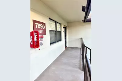 7690 Tahiti Ln #202, Lake Worth, FL 33467 - Photo 2