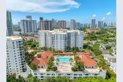 20000 E Country Club Dr #714, Aventura, FL 33180 - Photo 24