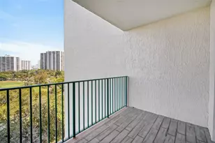 20000 E Country Club Dr, Aventura, FL 33180 - Photo 20