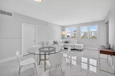 20000 E Country Club Dr #714, Aventura, FL 33180 - Photo 8