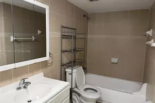 10000 NW 80th Ct, Hialeah Gardens, FL 33016 - Photo 8