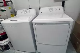 2213 Grant St, Hollywood, FL 33020 - Photo 10