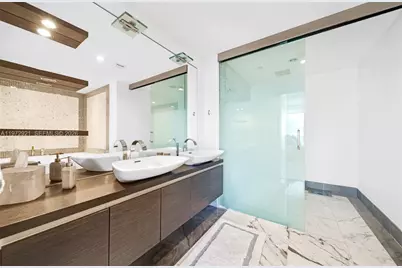 200 Biscayne Boulevard Way #3811, Miami, FL 33131 - Photo 20