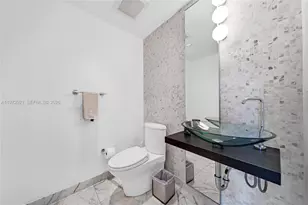 200 Biscayne Blvd Way, Miami, FL 33131 - Photo 12