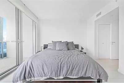 200 Biscayne Boulevard Way #3811, Miami, FL 33131 - Photo 16