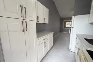 836 NW 12th Terrace, Fort Lauderdale, FL 33311 - Photo 10