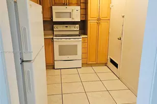400 Kings Point Dr, Sunny Isles Beach, FL 33160 - Photo 10