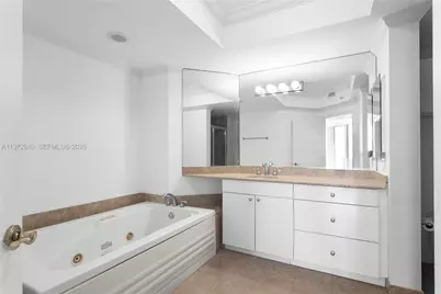 4775 Collins Ave #1006, Miami Beach, FL 33140 - Photo 4