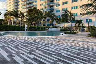 7501 E Treasure Dr, North Bay Village, FL 33141 - Photo 20