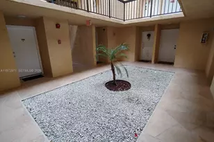 690 W Park Dr, Miami, FL 33172 - Photo 50