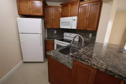 690 W Park Dr #2-204, Miami, FL 33172 - Photo 10