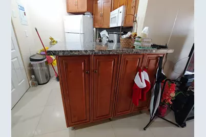 690 W Park Dr #2-204, Miami, FL 33172 - Photo 14