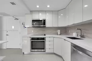 1000 West Ave, Miami Beach, FL 33139 - Photo 8