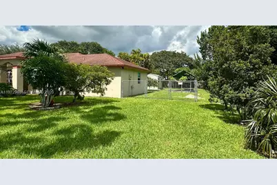 1771 NW 17th St, Homestead, FL 33030 - Photo 4