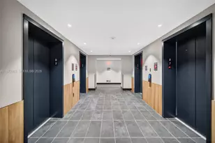 121 NE 5th St, Miami, FL 33132 - Photo 12