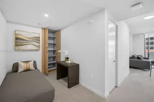 121 NE 5th St, Miami, FL 33132 - Photo 8