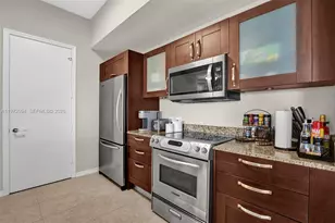 20000 E Country Club Dr, Aventura, FL 33180 - Photo 24