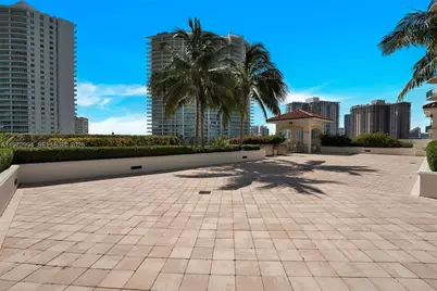 20000 E Country Club Dr #PH06, Aventura, FL 33180 - Photo 10
