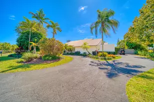 9220 SW 102nd St, Miami, FL 33176 - Photo 4