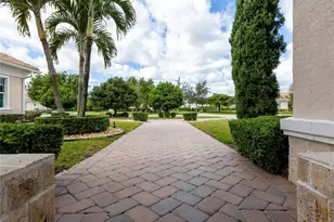 4950 E Sterling Rnch Cir, Davie, FL 33314 - Photo 10