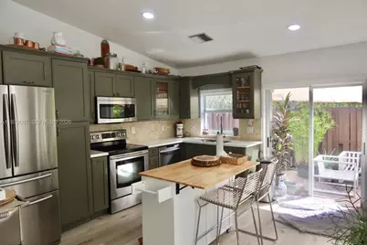 5862 NW 113th Pl, Doral, FL 33178 - Photo 6