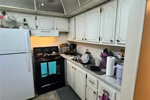 142 Northampton G, West Palm Beach, FL 33417 - Photo 6