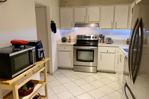 100 Bayview Dr, Sunny Isles Beach, FL 33160 - Photo 4