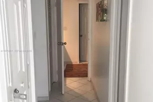 100 Bayview Dr, Sunny Isles Beach, FL 33160 - Photo 32