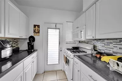 1240 14th St, Miami Beach, FL 33139 - Photo 24