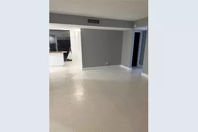 5220 Las Verdes Cir #114, Delray Beach, FL 33484 - Photo 2