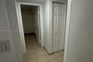 10839 NW 7th St, Miami, FL 33172 - Photo 16