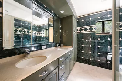 [Address not provided], Hallandale Beach, FL 33009 - Photo 38