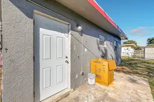 2408 NW 8th St, Pompano Beach, FL 33069 - Photo 20