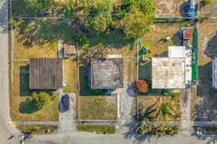 2408 NW 8th St, Pompano Beach, FL 33069 - Photo 22