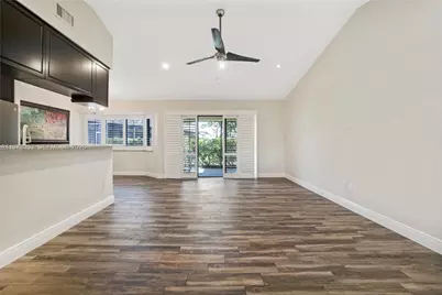349 NW 94th Ter, Plantation, FL 33324 - Photo 2