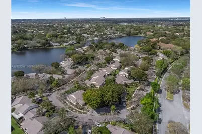 349 NW 94th Ter, Plantation, FL 33324 - Photo 26