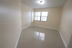 690 W Park Dr, Miami, FL 33172 - Photo 26