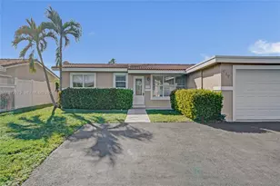 949 SE 10th Ct, Pompano Beach, FL 33060 - Photo 1