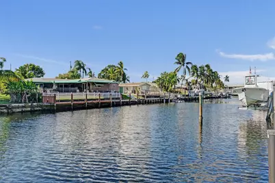 949 SE 10th Ct, Pompano Beach, FL 33060 - Photo 2