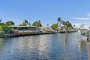 949 SE 10th Ct, Pompano Beach, FL 33060 - Photo 2